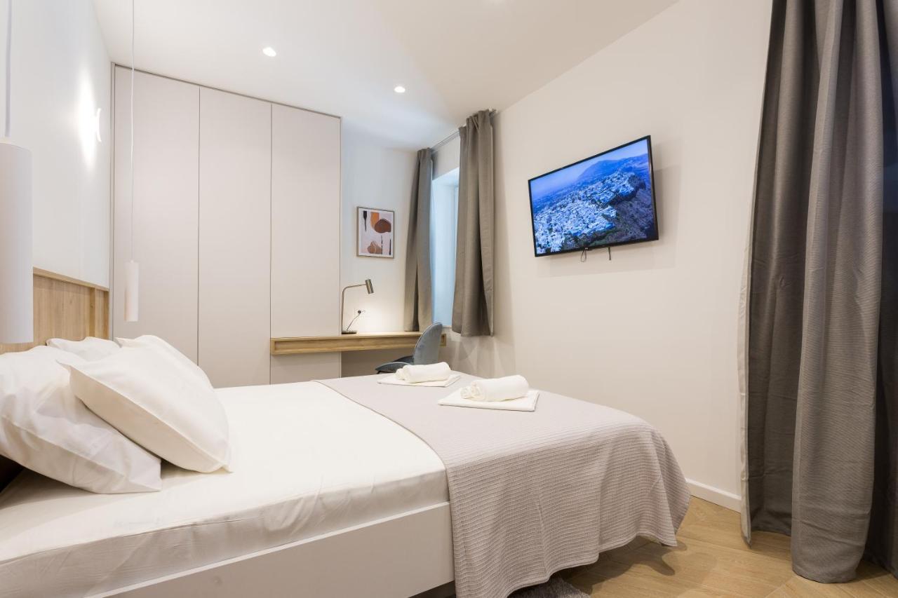 Top Floor Luxury Rooms สปลิท ภายนอก รูปภาพ